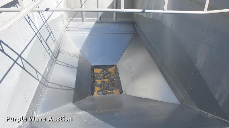 image for item DC0688 2014 Cornhusker 800ALSR double hopper bottom grain trailer