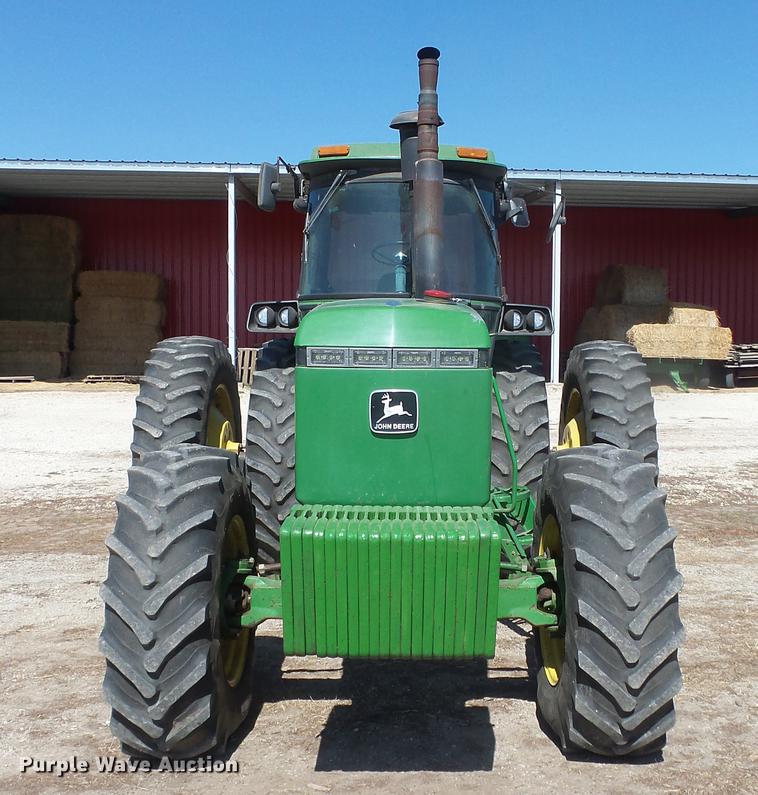 image for item DC0690 1983 John Deere 4650 MFWD tractor