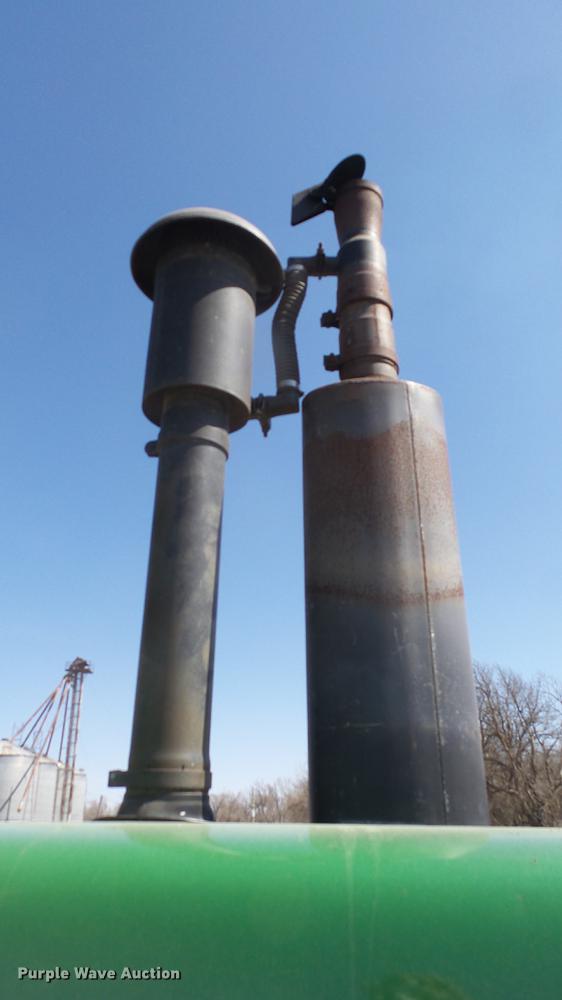 image for item DC0690 1983 John Deere 4650 MFWD tractor