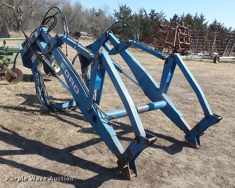 image for item DC0692 1993 Ford 9030 loader