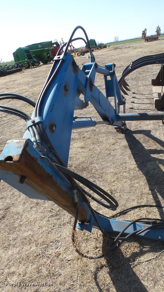 image for item DC0692 1993 Ford 9030 loader