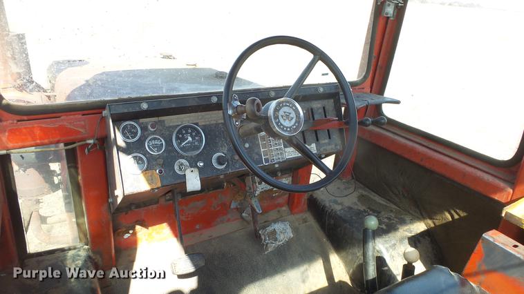 image for item DC0710 1972 Massey Ferguson 1500 4WD tractor
