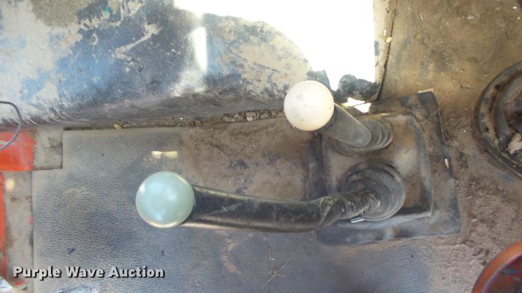 image for item DC0710 1972 Massey Ferguson 1500 4WD tractor