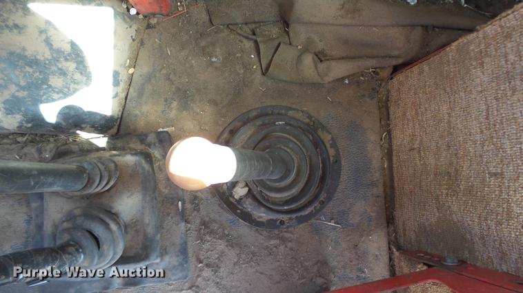 image for item DC0710 1972 Massey Ferguson 1500 4WD tractor