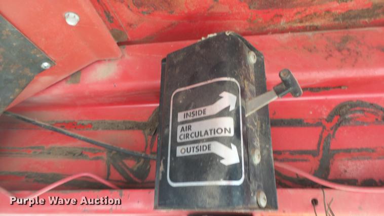 image for item DC0710 1972 Massey Ferguson 1500 4WD tractor