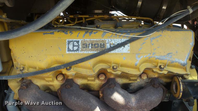 image for item DC0710 1972 Massey Ferguson 1500 4WD tractor