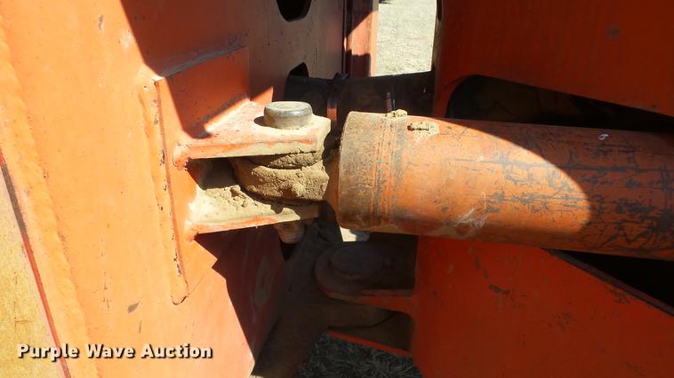 image for item DC0710 1972 Massey Ferguson 1500 4WD tractor