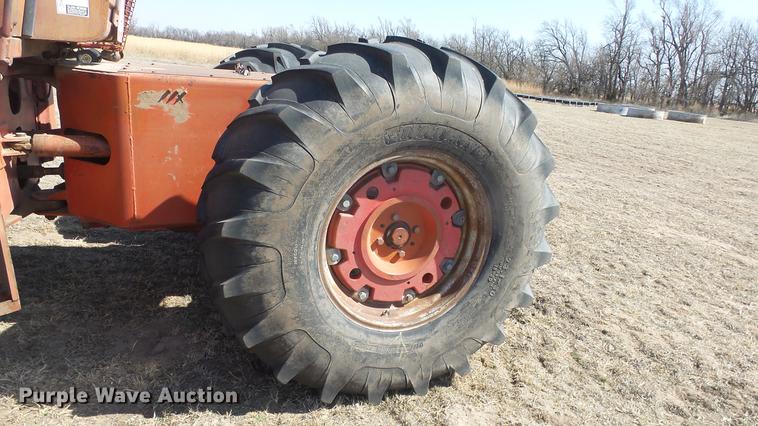 image for item DC0710 1972 Massey Ferguson 1500 4WD tractor