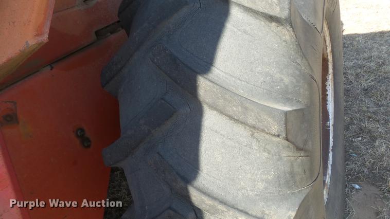 image for item DC0710 1972 Massey Ferguson 1500 4WD tractor