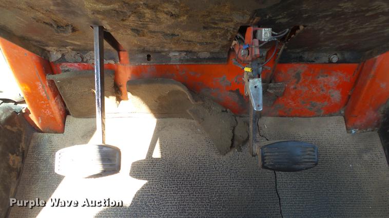 image for item DC0711 1972 Massey Ferguson 1800 4WD tractor