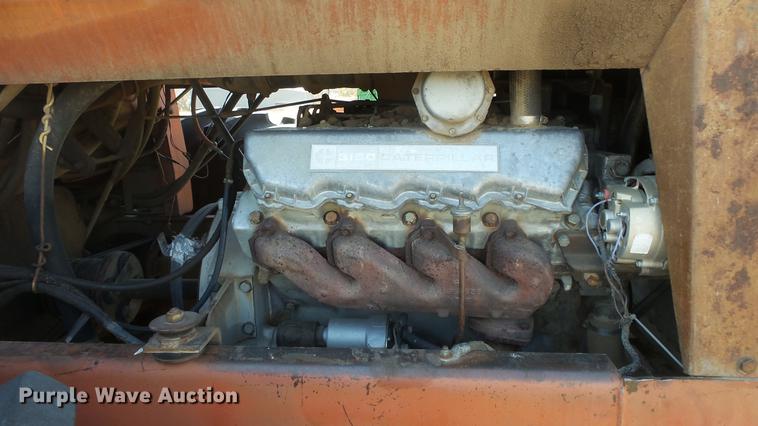 image for item DC0711 1972 Massey Ferguson 1800 4WD tractor