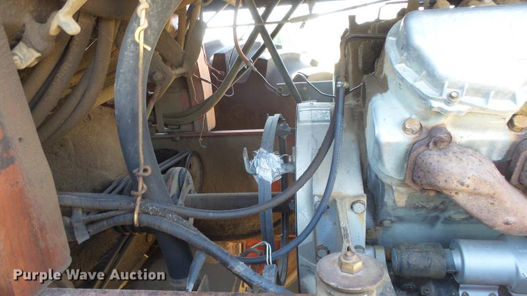 image for item DC0711 1972 Massey Ferguson 1800 4WD tractor