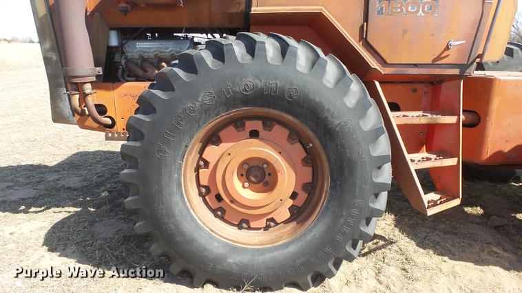 image for item DC0711 1972 Massey Ferguson 1800 4WD tractor