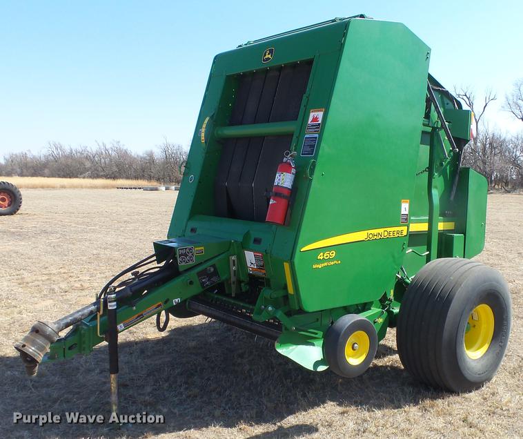 image for item DC0712 2014 John Deere 469 round baler
