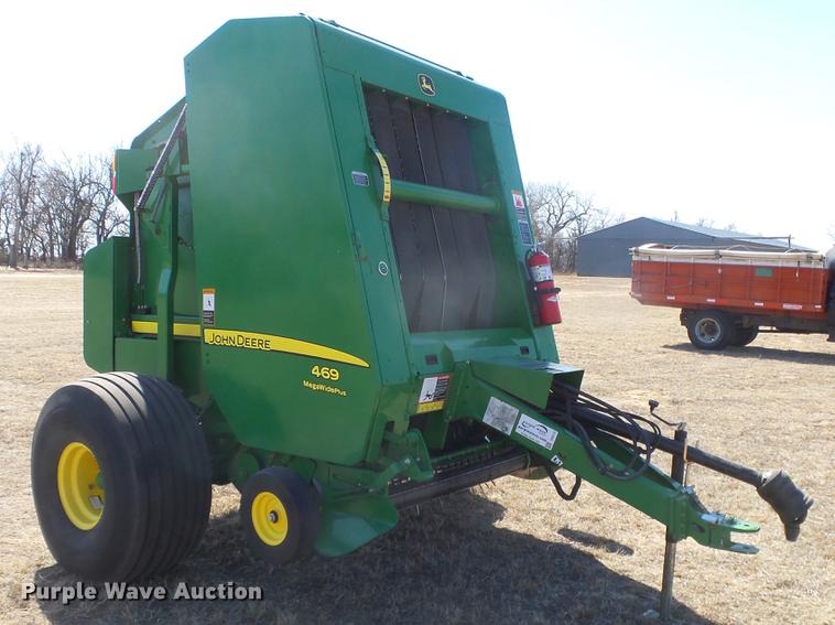 image for item DC0712 2014 John Deere 469 round baler