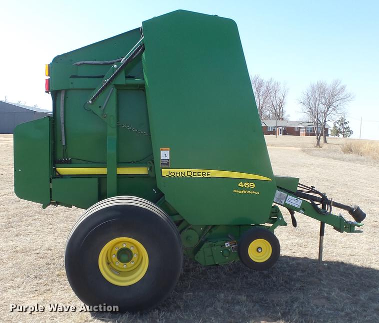 image for item DC0712 2014 John Deere 469 round baler