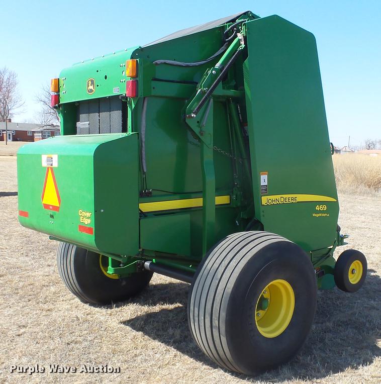 image for item DC0712 2014 John Deere 469 round baler