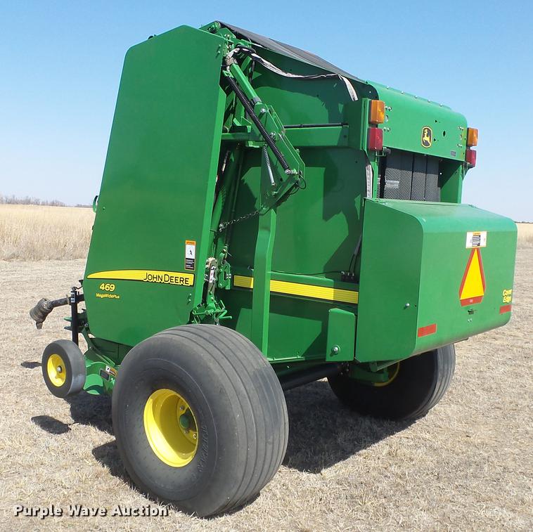 image for item DC0712 2014 John Deere 469 round baler
