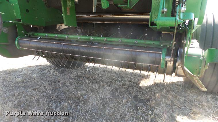 image for item DC0712 2014 John Deere 469 round baler