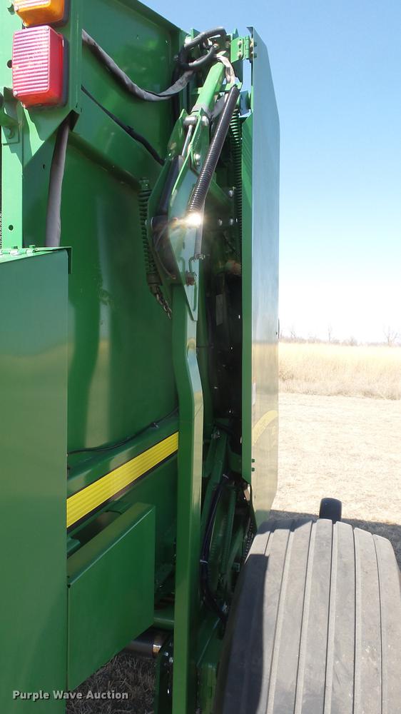 image for item DC0712 2014 John Deere 469 round baler