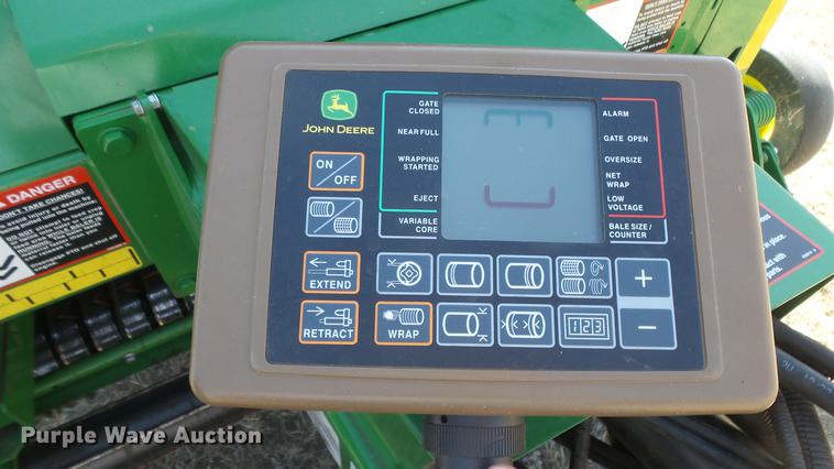 image for item DC0712 2014 John Deere 469 round baler