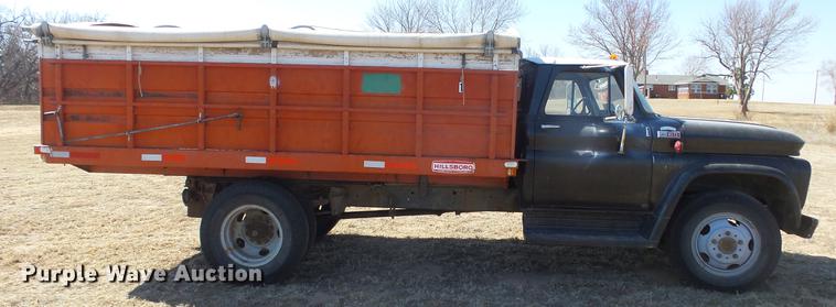 image for item DC0713 1965 Chevrolet C90 grain truck