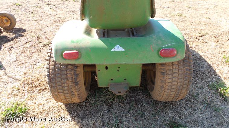 image for item DC0736 John Deere 112 lawn mower