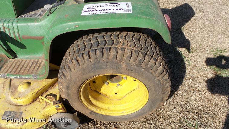 image for item DC0736 John Deere 112 lawn mower