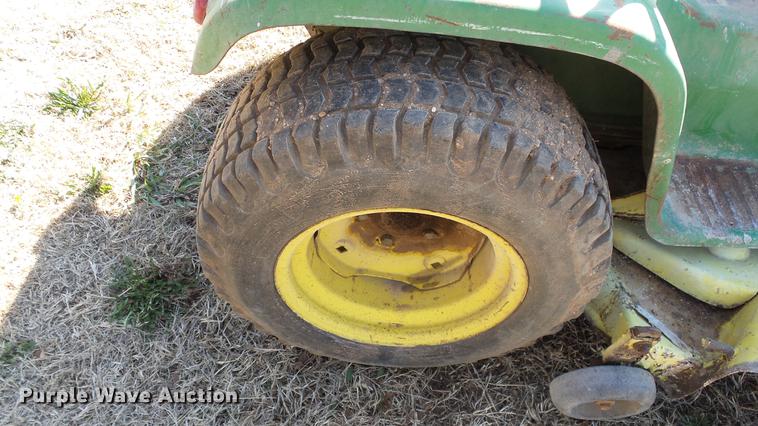 image for item DC0736 John Deere 112 lawn mower