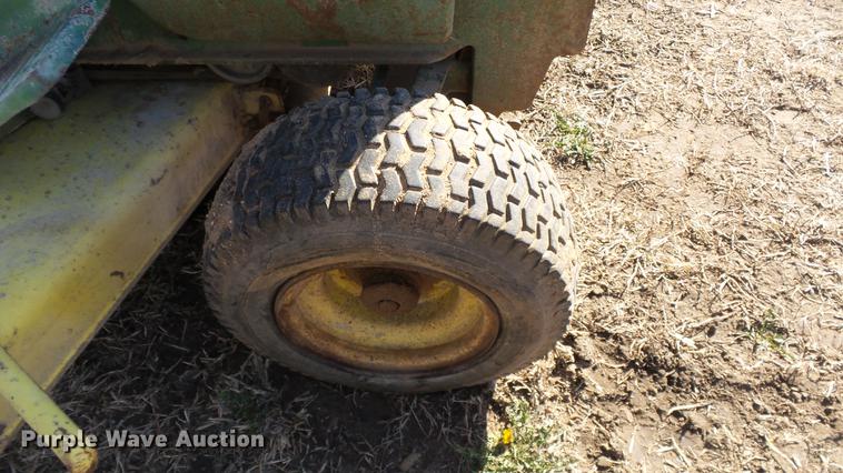 image for item DC0736 John Deere 112 lawn mower