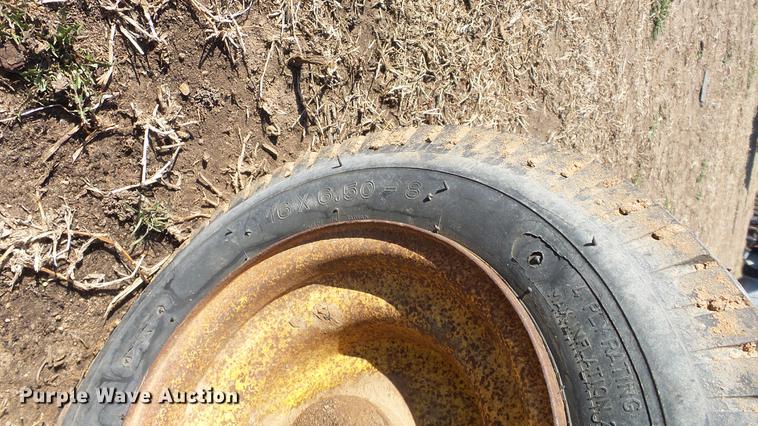 image for item DC0736 John Deere 112 lawn mower