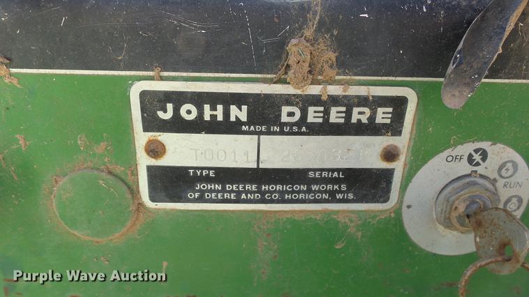 image for item DC0736 John Deere 112 lawn mower