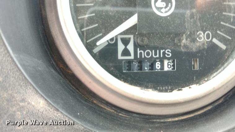 image for item DC0883 Allis Chalmers 7060 tractor