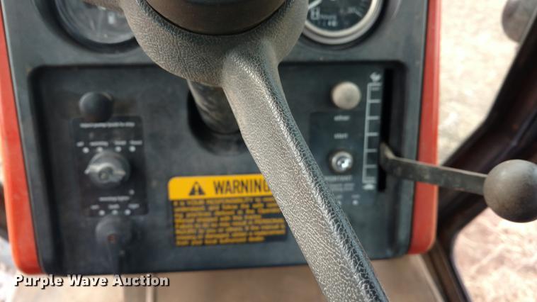 image for item DC0883 Allis Chalmers 7060 tractor