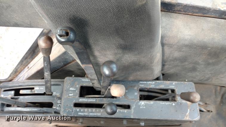 image for item DC0883 Allis Chalmers 7060 tractor