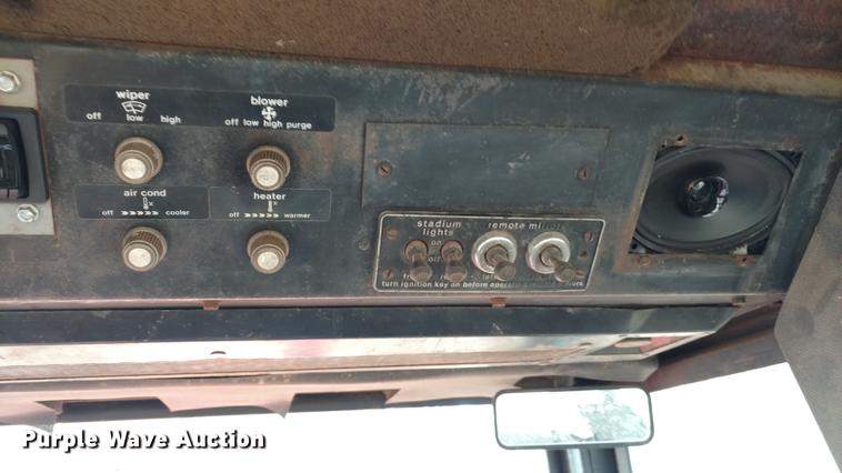 image for item DC0883 Allis Chalmers 7060 tractor