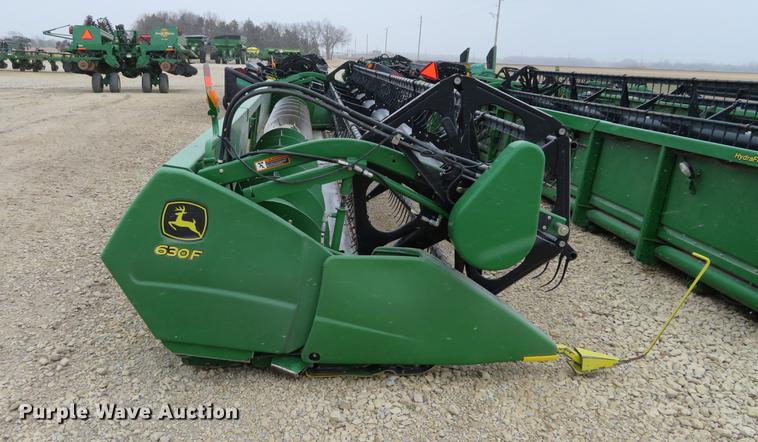 image for item DC0895 2010 John Deere 630F Hydraflex head