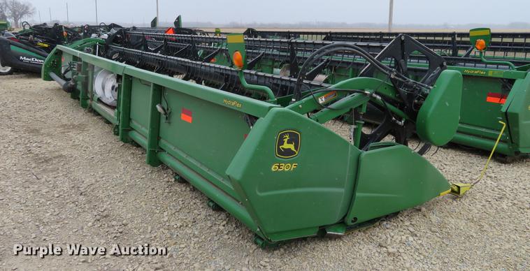 image for item DC0895 2010 John Deere 630F Hydraflex head