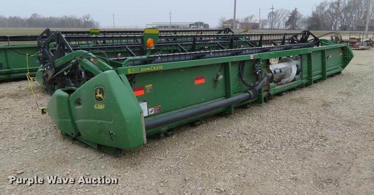 image for item DC0895 2010 John Deere 630F Hydraflex head