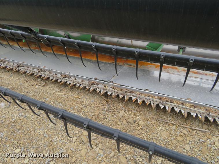 image for item DC0895 2010 John Deere 630F Hydraflex head