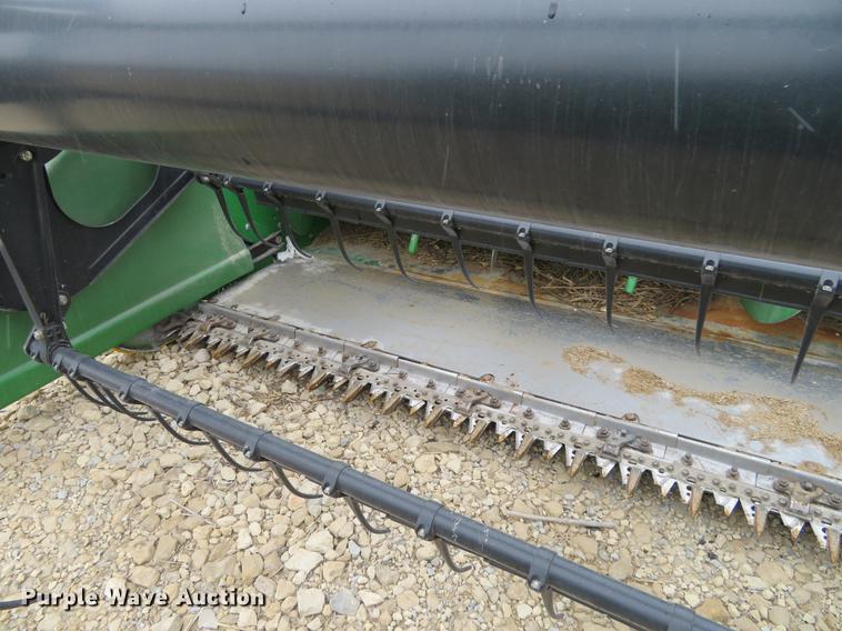 image for item DC0895 2010 John Deere 630F Hydraflex head