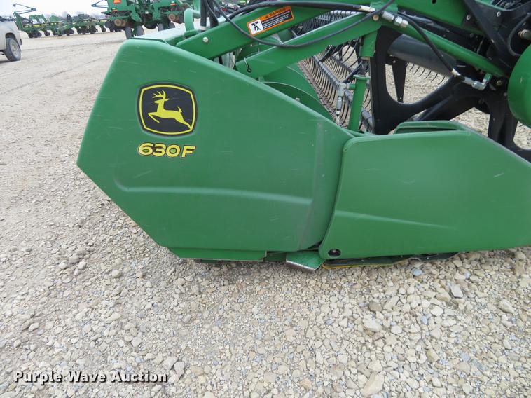 image for item DC0895 2010 John Deere 630F Hydraflex head