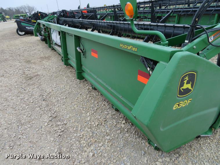 image for item DC0895 2010 John Deere 630F Hydraflex head