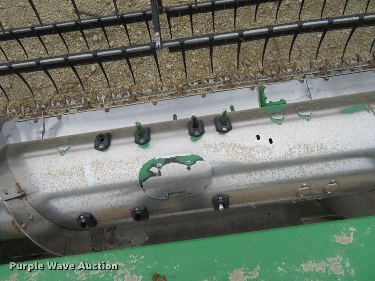 image for item DC0895 2010 John Deere 630F Hydraflex head