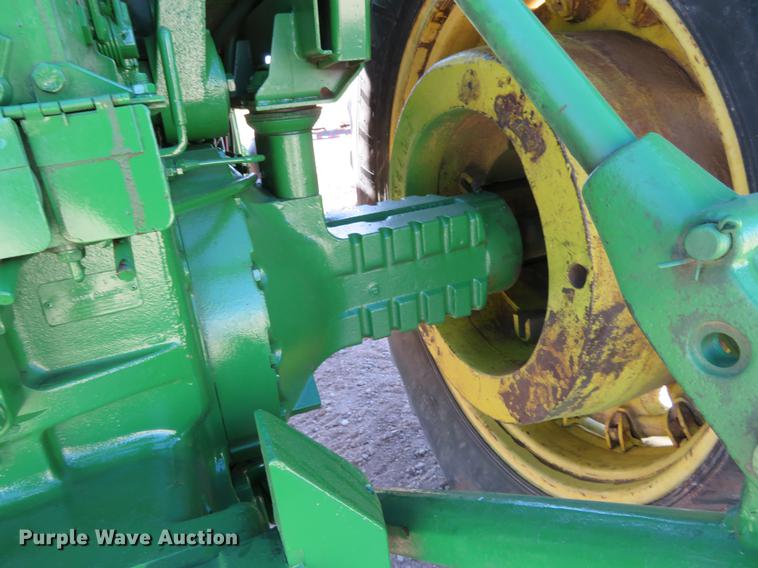 image for item DC0912 1976 John Deere 4630 tractor