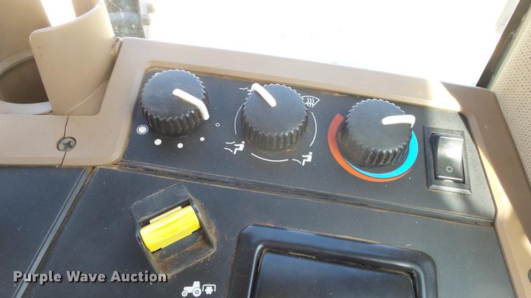 image for item DC2317 1999 John Deere 7810 tractor