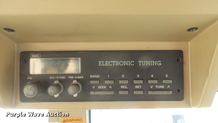 image for item DC2317 1999 John Deere 7810 tractor