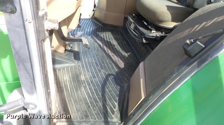 image for item DC2317 1999 John Deere 7810 tractor