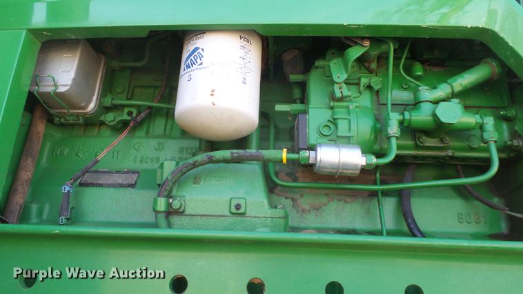 image for item DC2317 1999 John Deere 7810 tractor