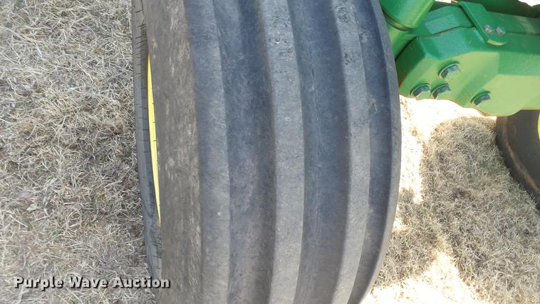 image for item DC2317 1999 John Deere 7810 tractor